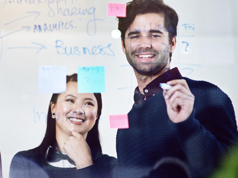 Qué es performance marketing y por qué está reemplazando agencias tradicionales