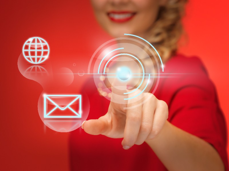 Email Marketing vs Marketing en Redes Sociales: ¿Cuál Conecta Mejor?